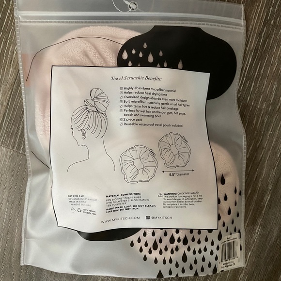 SOLD - Kitsch 2 Pack Towel Scrunchies (Blush/Light Pink) - Picture 2 of 2